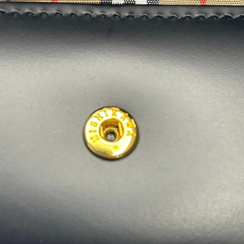 Burberrys Vintage Leather Key Holder with Nova Check Accents in Black - Preowned - Picture 9 of 9